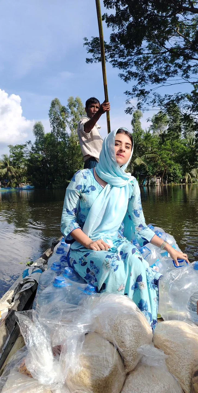 নোয়াখালীতে নিজ এলাকায় ত্রাণ দিতে গিয়ে