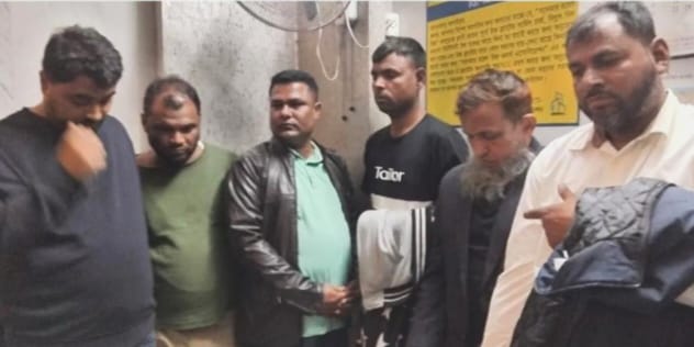 “চট্টগ্রামে  ডিজিএফআই পরিচয়ে ডাকাতি’র চেষ্টা, আটক ১১”