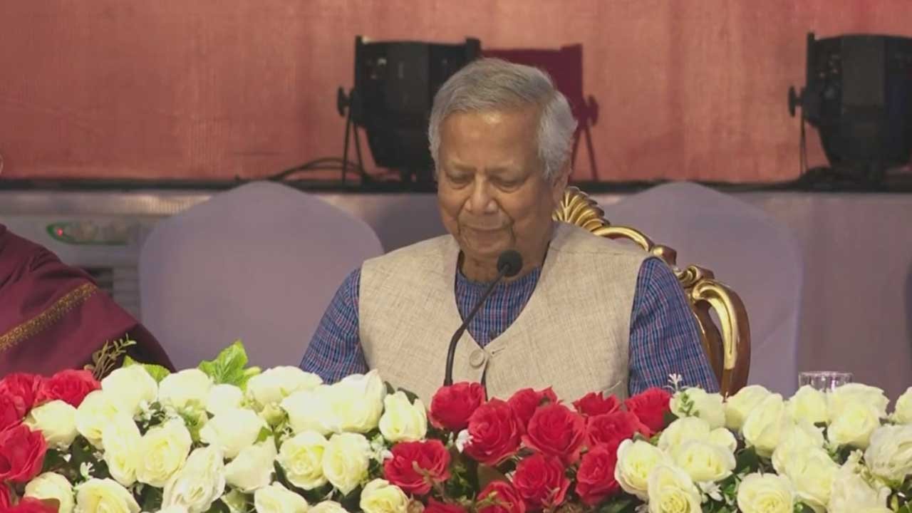“জুলাই বিপ্লব বইমেলায় নতুন তাৎপর্য নিয়ে এসেছে: প্রধান উপদেষ্টা”