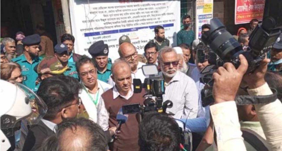 “ছাত্রদের উপর হামলায় জড়িতদের বিচার হবে: স্বরাষ্ট্র উপদেষ্টা”