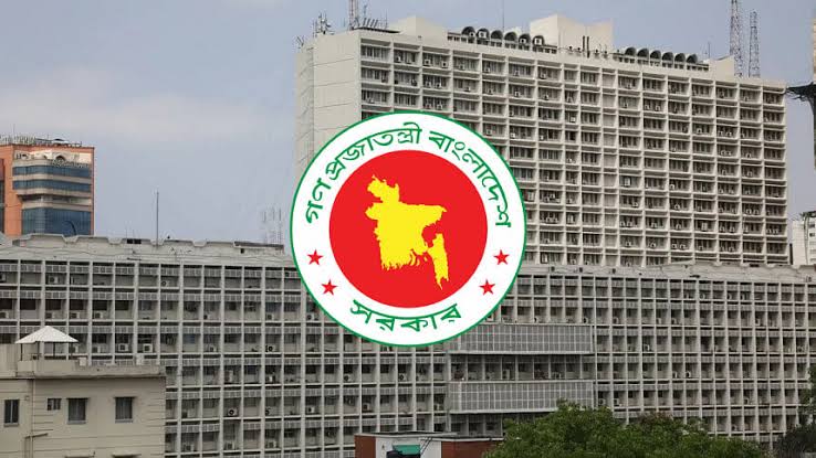 “চতুর্মুখী লড়াইয়ের প্রশাসন; পদ ছাড়তে নারাজ অনেকেই”