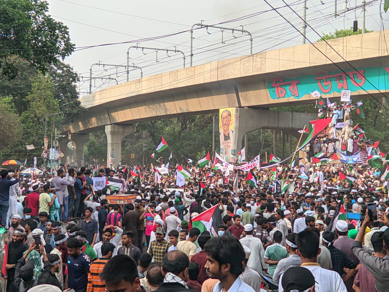 “মার্চ ফোর গাযায় উত্তাল ঢাকা, আওয়াজ উঠেছে পুরো বিশ্বে”