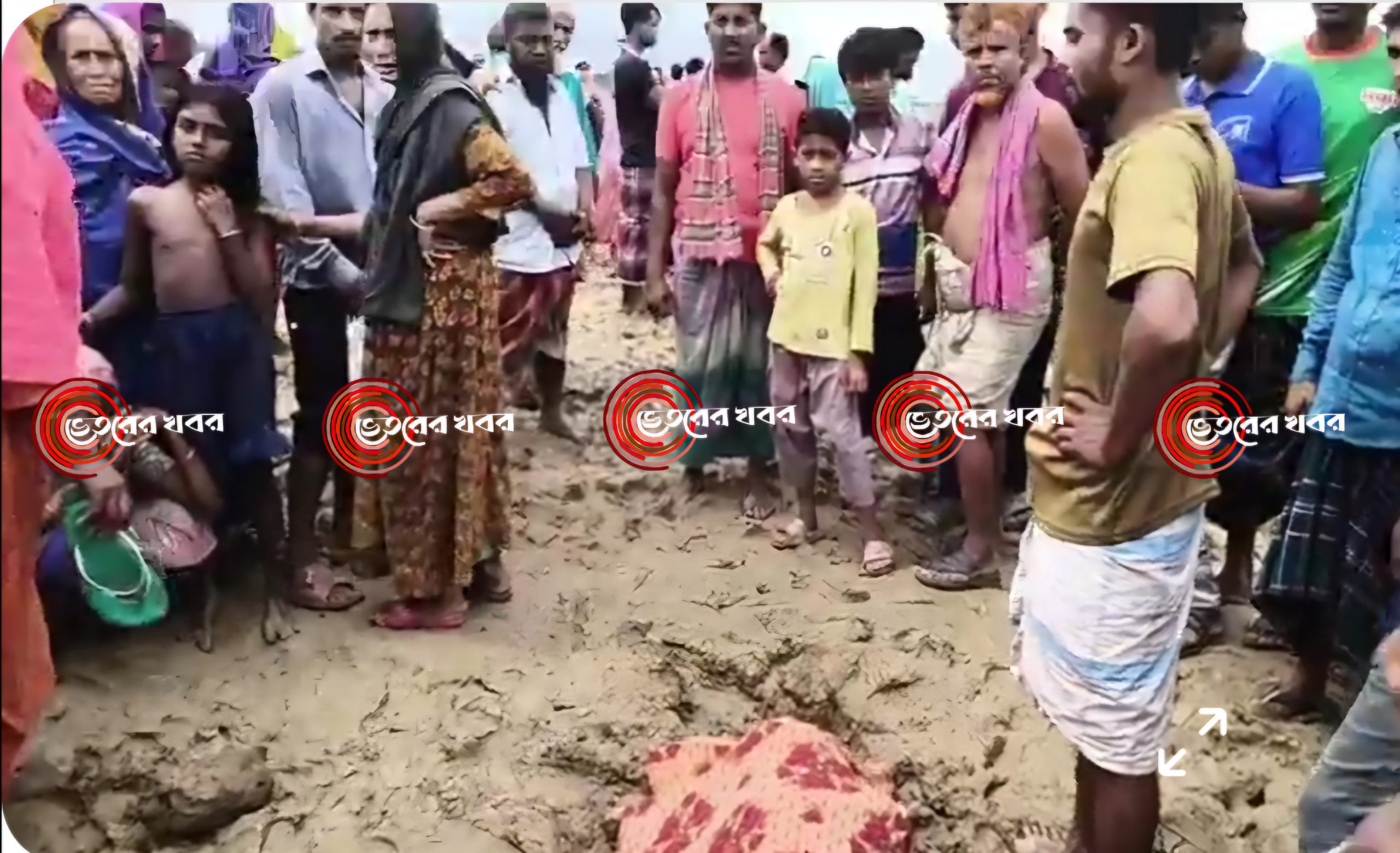 “ভেকু দেখতে গিয়ে মাটি চাপায় শিশুর মৃত্যু,আহত ১”