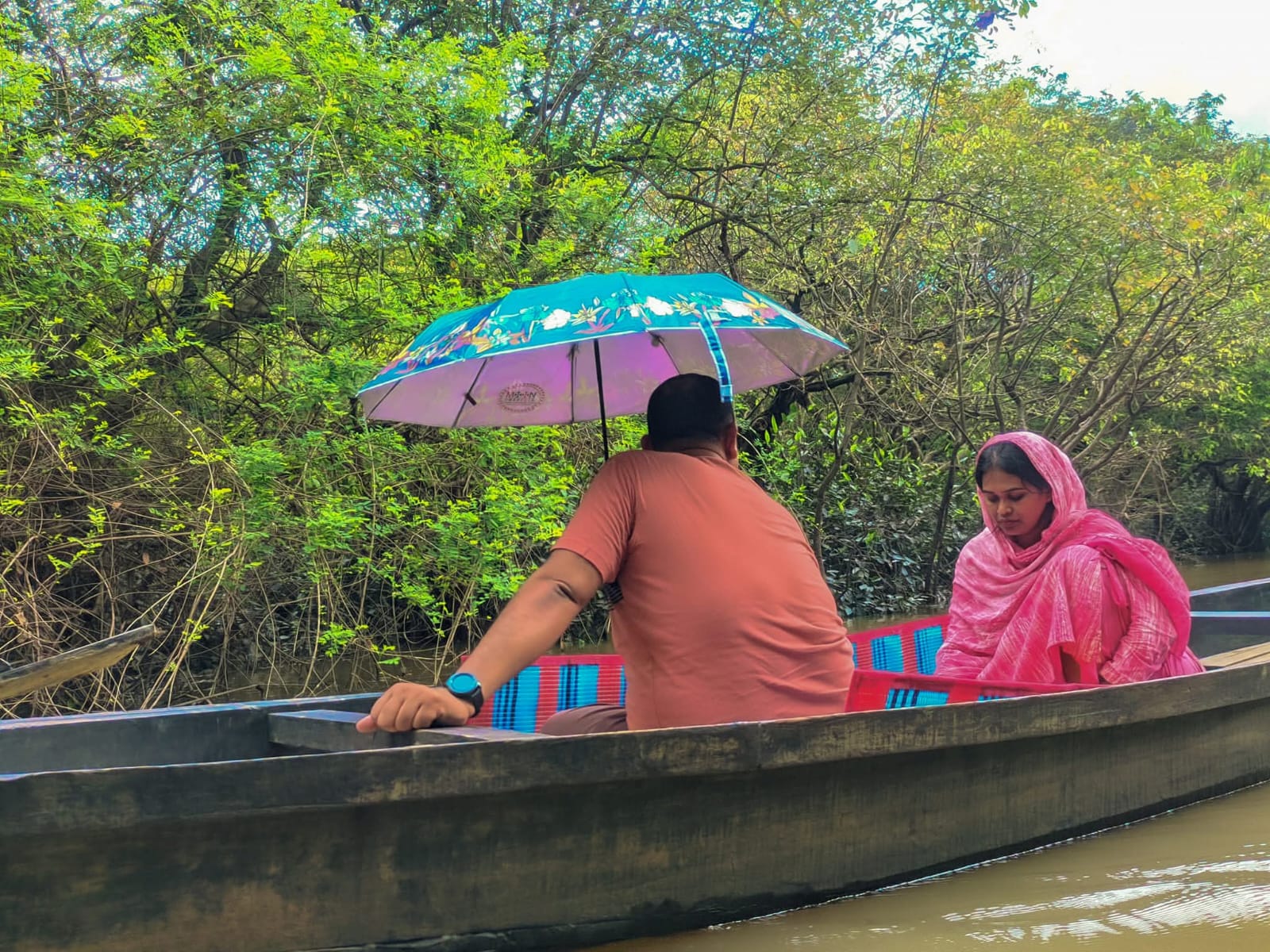 আজ স্ত্রীকে প্রশংসার দিন