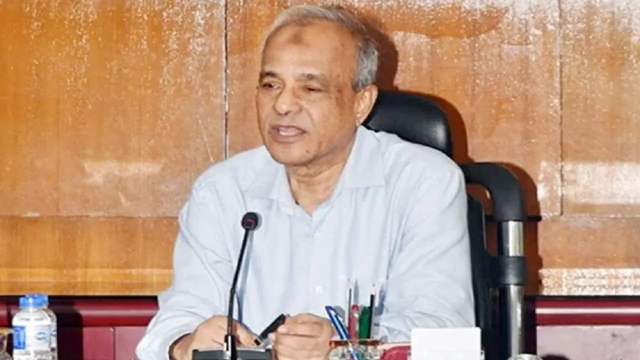 রাজনৈতিক দলকে তেল না মেরে জনগণের জন্য কাজ করেন৷ পুলিশকে স্বরাষ্ট্র উপদেষ্টা।