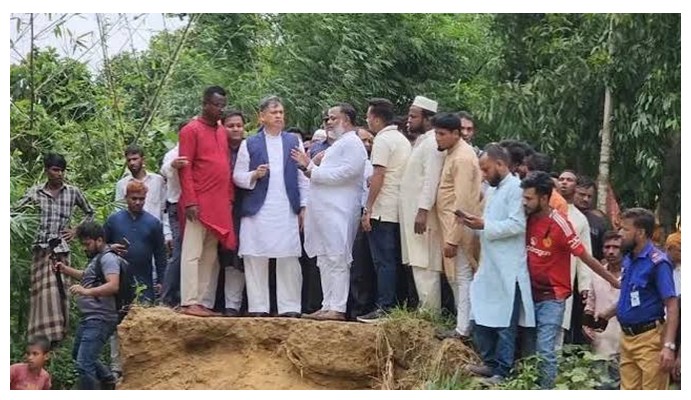 বন্যাদুর্গতদের পাশে সরকার, ২০ পরিবার পেল ঘর: স্বরাষ্ট্রমন্ত্রী