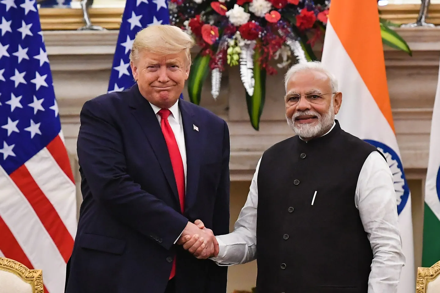 ভারতীয় পণ্যে অধিক শুল্কে’র হুমকি ট্রাম্পের