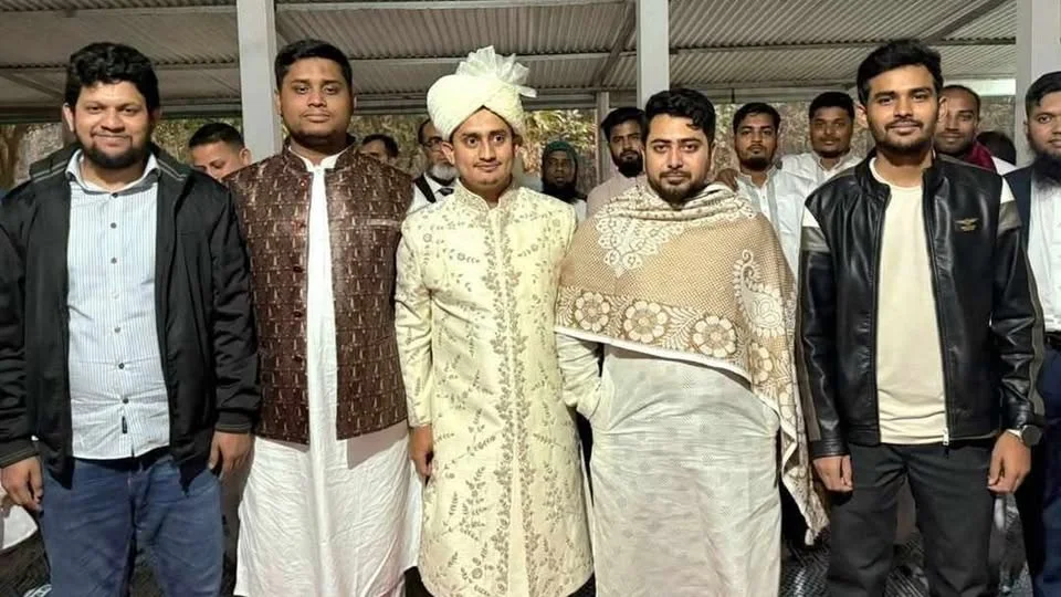 “বিয়ে করলেন সারজিস আলম”