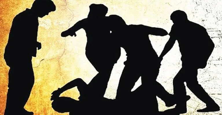 ছিনতাইকারীদে’র গণধোলাই