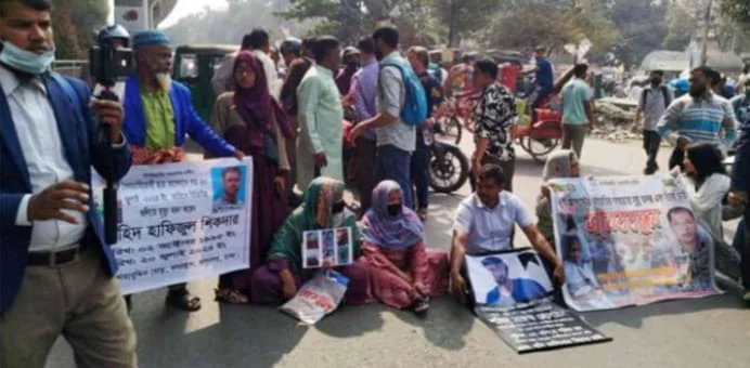 “এবার শহীদ পরিবারের সদস্যদের শাহবাগ অবরোধ”