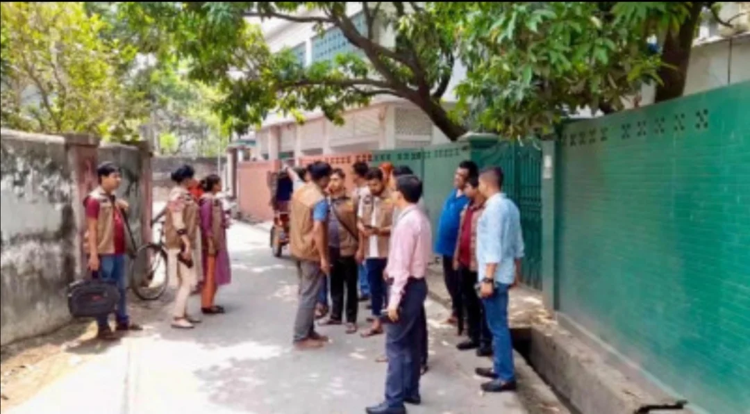 “রাজশাহীতে ১০ লাখ টাকা ছিনতাই চোখে ছিটালো মরিচের গুড়া”