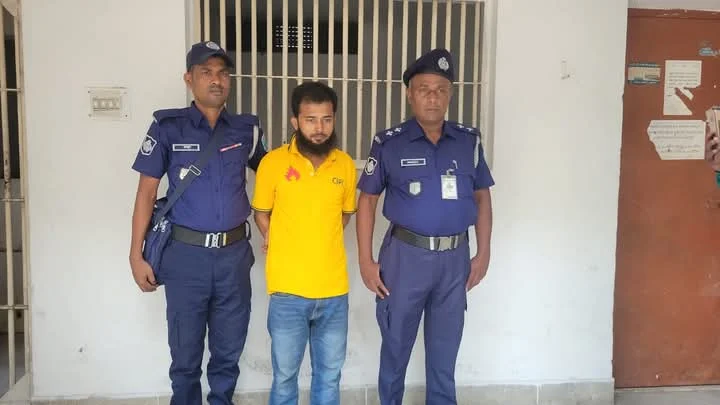 “সাভারে চাঞ্চল্যকর গার্মেন্টস কর্মী হত্যাকান্ডের কয়েক ঘন্টার মধ্যেই আসামী গ্রেফতার”