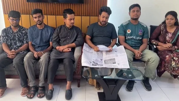 “ছয় সমন্বয়কের মুক্তির দিন আজ, গত বছর এই দিনে ডিবি তাদেরছেড়ে দিতে বাধ্য হয়েছিল।”