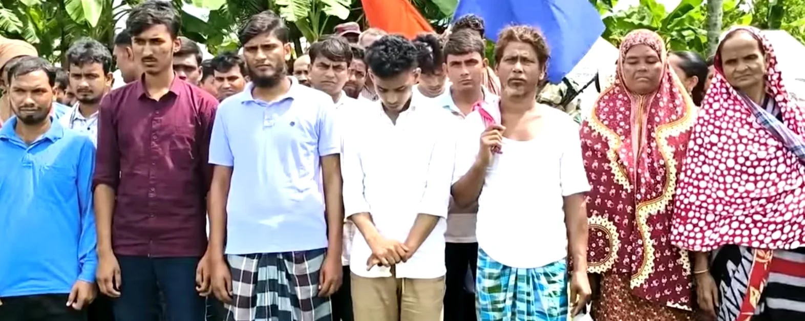 “মেহেরপুরে কাজিপুর সীমান্তে পতাকা বৈঠক পর ৩৯ জন ফেরত পেল বাংলাদেশ।”