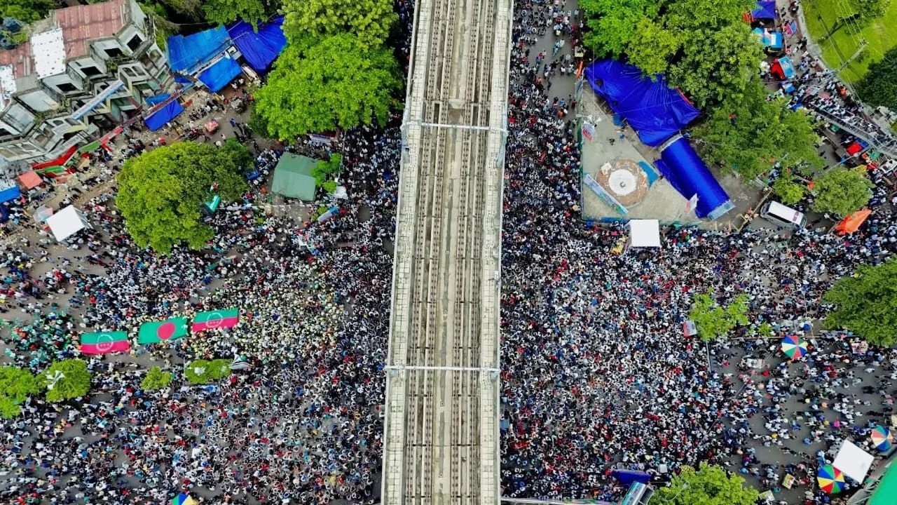 অভ্যুত্থানের বর্ষপূর্তিতে শাহবাগে ছাত্রদলের সমাবেশে নেতাকর্মীদের ঢল