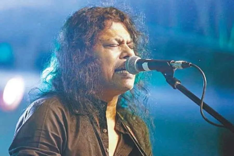 আজ রকস্টার জেমসের জন্মদিন