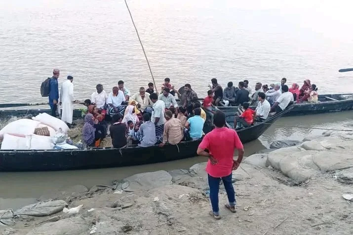 পদ্মাপাড়ে মরদেহও জিম্মি  খেয়াঘাট ইজারাদারদের গলাকাটা টোলের শিকার হাজারো মানুষ