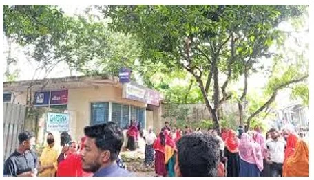 গাজীপুরে বকেয়া বেতনের দাবিতে গার্ডেনিয়া ওয়্যার শ্রমিকদের বিক্ষোভ