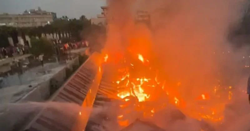 গাজীপুরে ভয়াবহ অগ্নিকান্ডে ১০০ টি ঘর পুড়ে ছাই