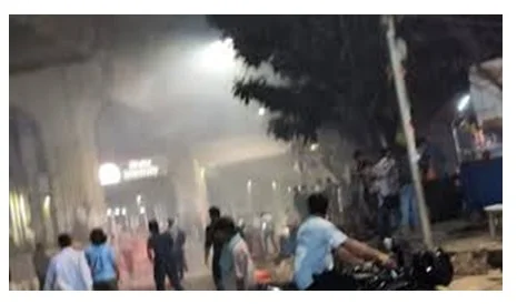 ঢাকা বিশ্ববিদ্যালয়ের টিএসসির সামনে ককটেল বিস্ফোরণ, আহত ১