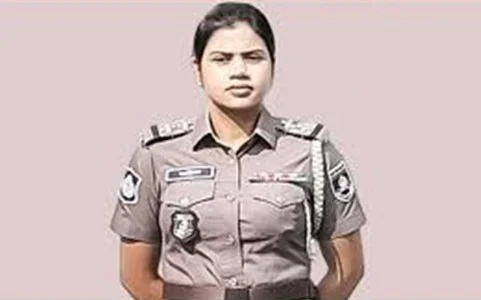 আজ থেকে মহানগর পুলিশে নতুন পোশাক, জেলা পুলিশ পরে পাবে