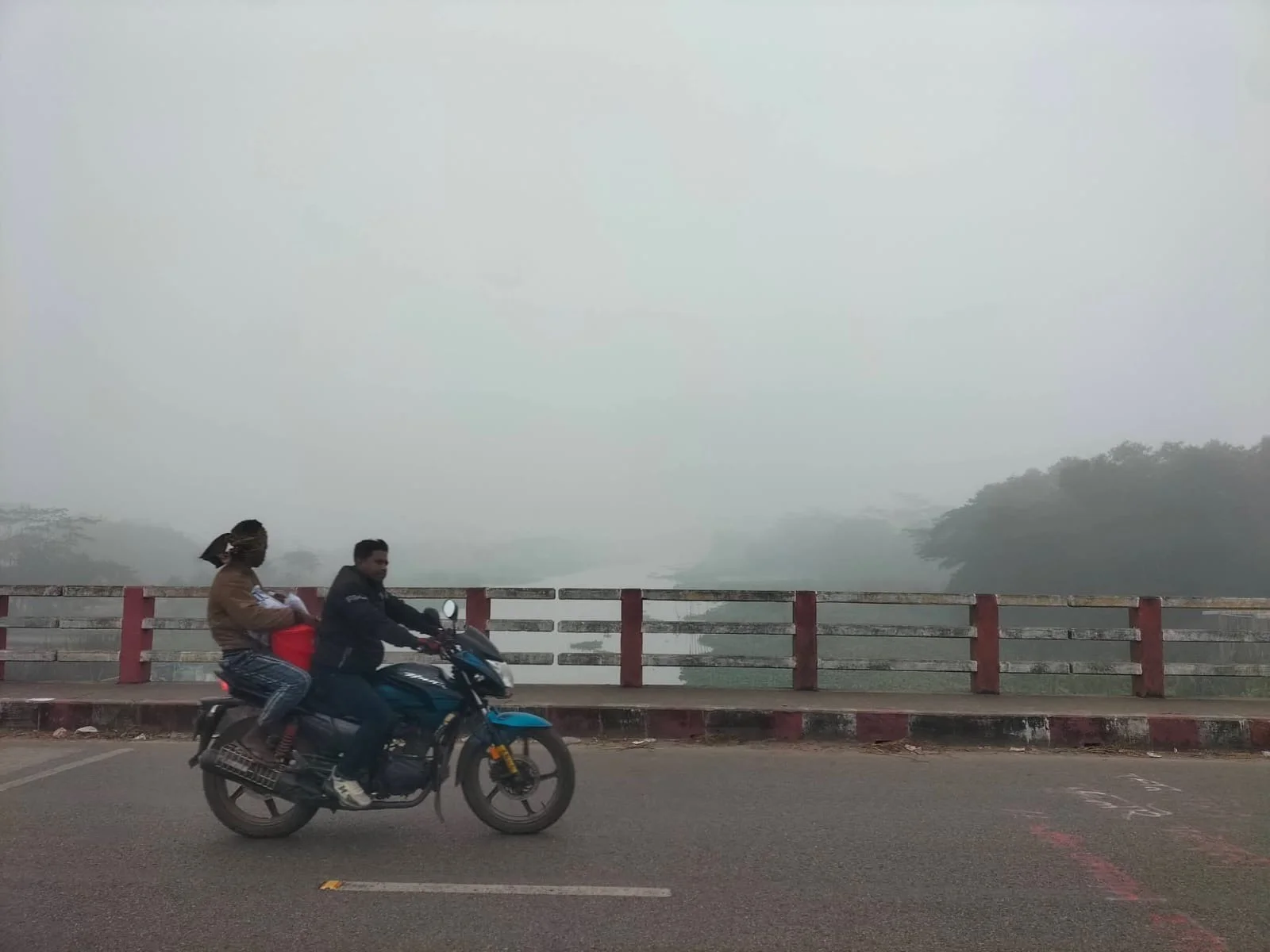 গোপালগঞ্জের কোটালীপাড়ায় দেশের সর্বনিম্ন তাপমাত্রায় জনজীবন স্থবির