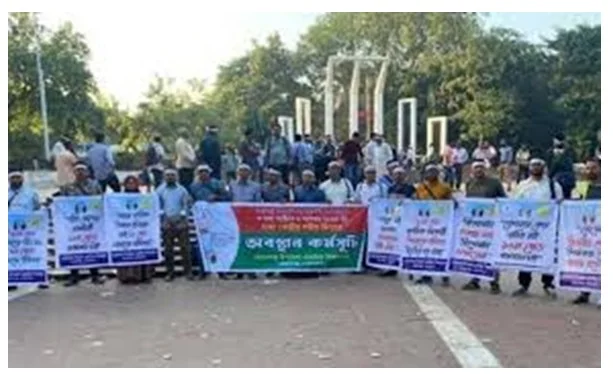 দাবিতে অনড় মাধ্যমিক শিক্ষকরা, বার্ষিক পরীক্ষা স্থগিত
