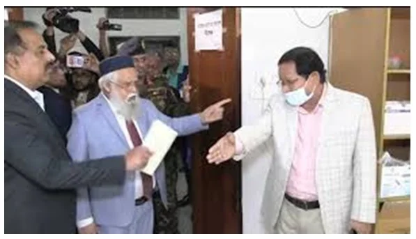 ময়মনসিংহ মেডিকেলে স্বাস্থ্য মহাপরিচালকের সঙ্গে বাকবিতণ্ডা