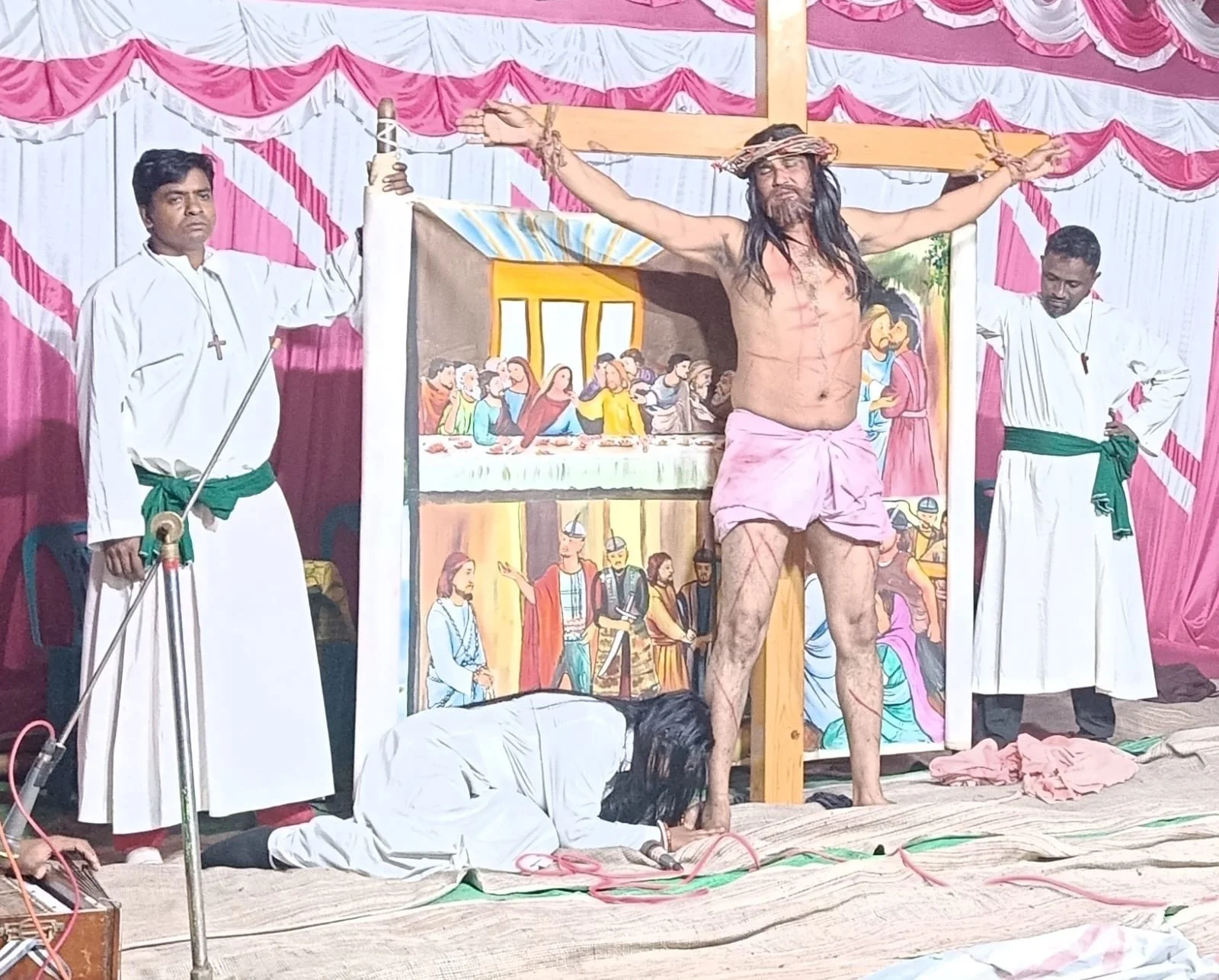 গোপালগঞ্জের ইভানজেলিক্যাল লুথারেন চার্চে জাঁকজমকপূর্ণ আয়োজনে বড়দিন উদযাপন
