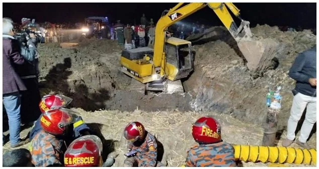 তানোরে গর্তে পড়ে যাওয়া শিশুকে ২৪ ঘণ্টা পরও উদ্ধার হয়নি
