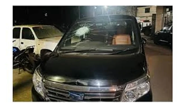 সাতকানিয়ায় বিএনপি নেতার গাড়িতে হামলা ও গুলির অভিযোগ