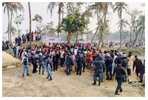 হাতিয়ায় এনসিপি প্রার্থীর পথসভায় যাওয়ার পথে ঢিল, আহত ২