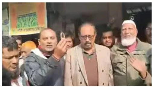 বিএনপি নেতার উদ্যোগে চ আ.লীগ অফিসের তালা খোলা