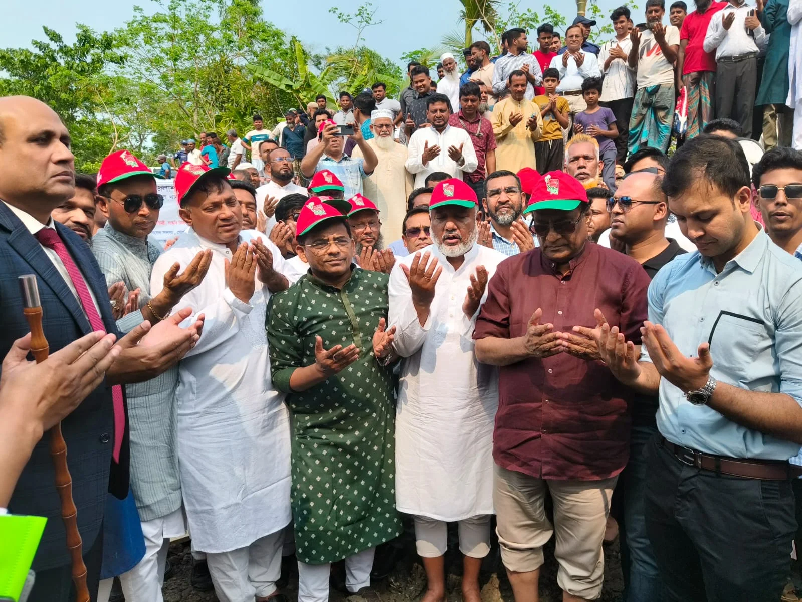 কোটালীপাড়ায় ৫ কিমি খাল খননের উদ্বোধন: সেচ সুবিধায় বদলে যাবে ১৭০০ হেক্টর জমির চিত্র