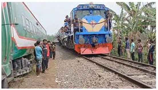 ২১ ঘণ্টা পর সচল উত্তরাঞ্চলের রেলপথ