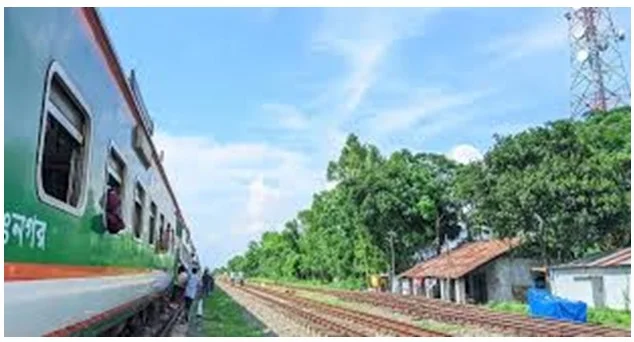 চলন্ত ট্রেন থেকে নামতে গিয়ে কনস্টেবলের দুই পা বিচ্ছিন্ন