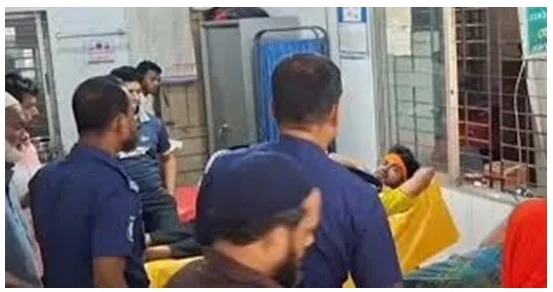 লক্ষ্মীপুরে ছেলেসহ তিনজনকে কুপিয়ে অবসরপ্রাপ্ত পুলিশ সদস্যের মৃত্যু