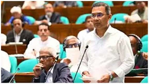 প্রধানমন্ত্রী জানালেন, প্রাথমিক শিক্ষার্থীদের বিনামূল্যে জুতা দিবেন