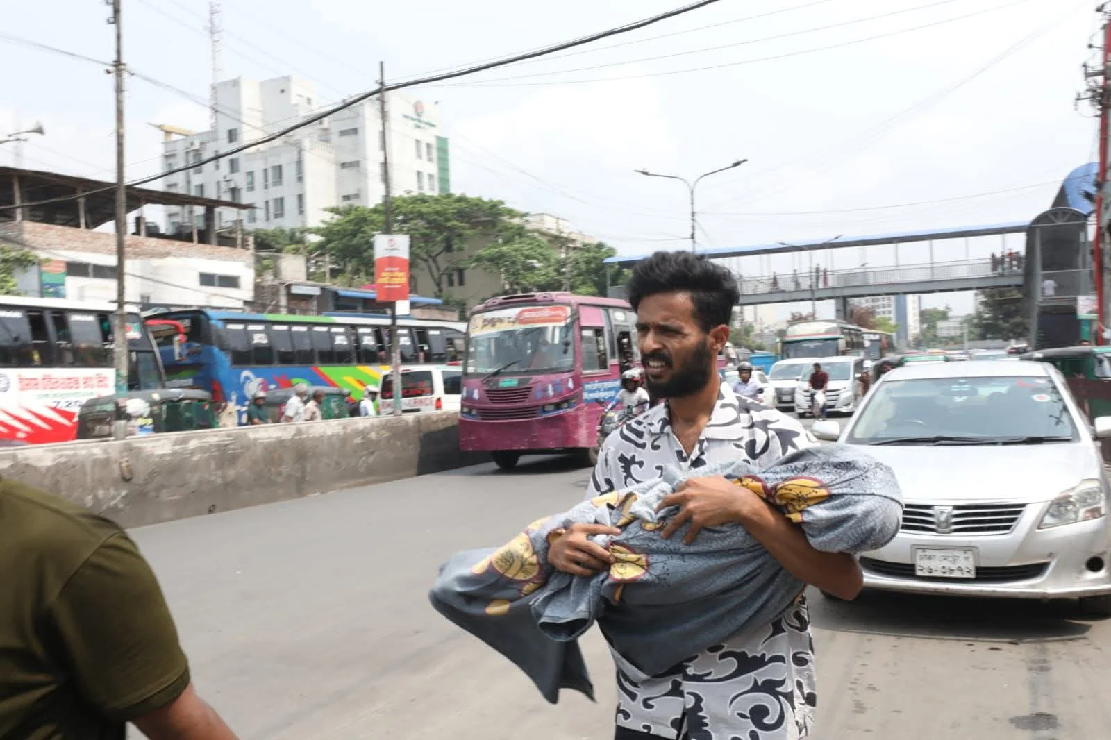 রাজধানীতে হামে আক্রান্ত তিন বছর বয়সী এক শিশুর মৃত্যু হয়েছে।