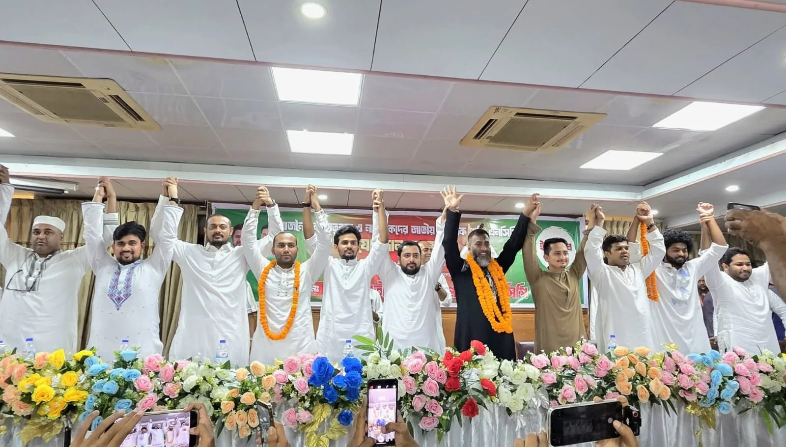 এনসিপিতে বসন্ত। যোগ দিলেন ইসহাক সরকার, মহিউদ্দিন রণি ও কাফি