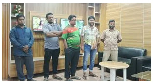 মাদক ব্যবসায়ীকে ছাড়াতে তদবির, থানায় আটক ইউপি সদস্যসহ ৫