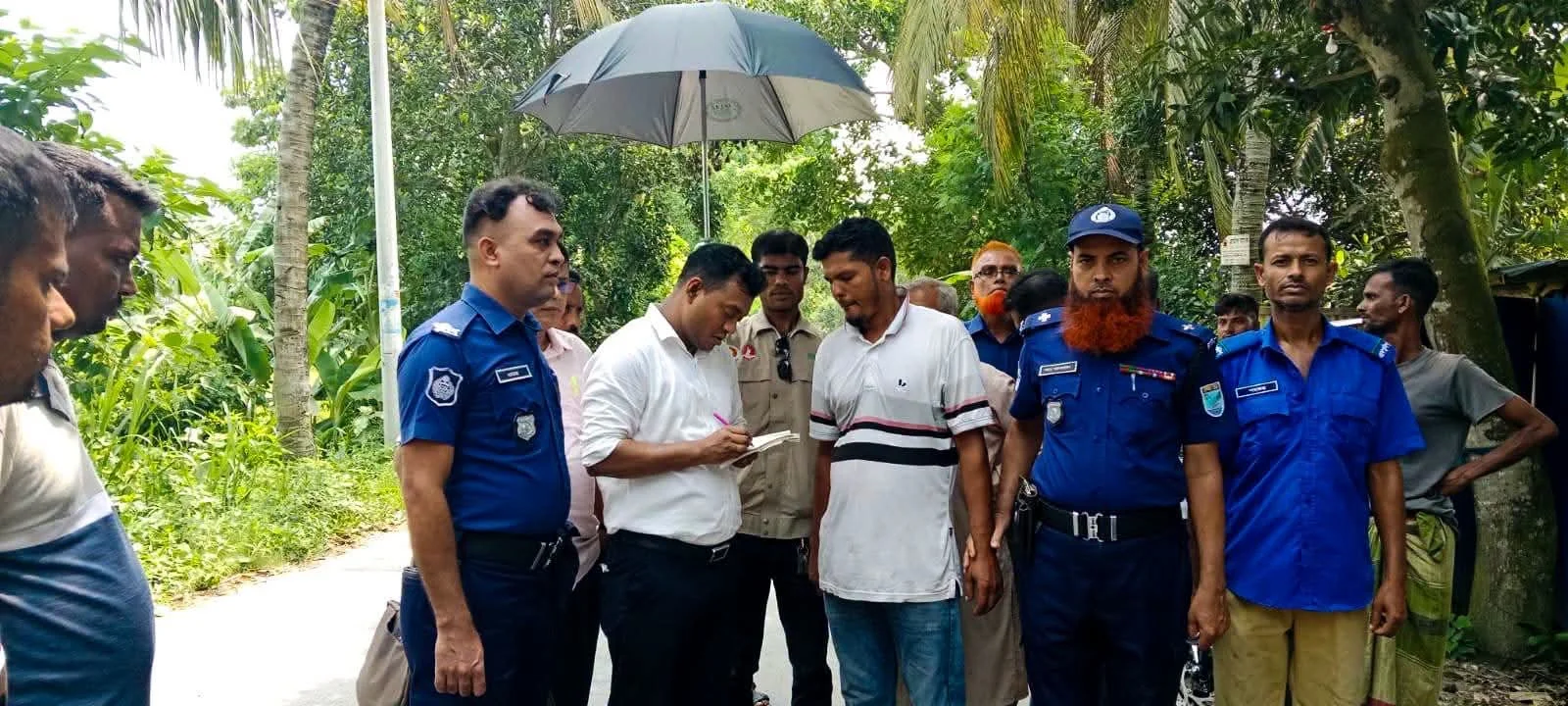 কোটালীপাড়ায় অবৈধভাবে মাটি কাটার দায়ে দুই ভেকু ব্যবসায়ীকে ৯০ হাজার টাকা জরিমানা