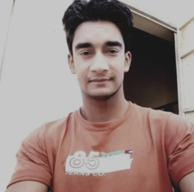 ফেসবুক লাইভে এসে যুবকের আত্মহত্যা