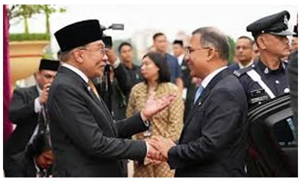 মালয়েশিয়ায় উষ্ণ অভ্যর্থনা পেলেন প্রধানমন্ত্রী তারেক রহমান