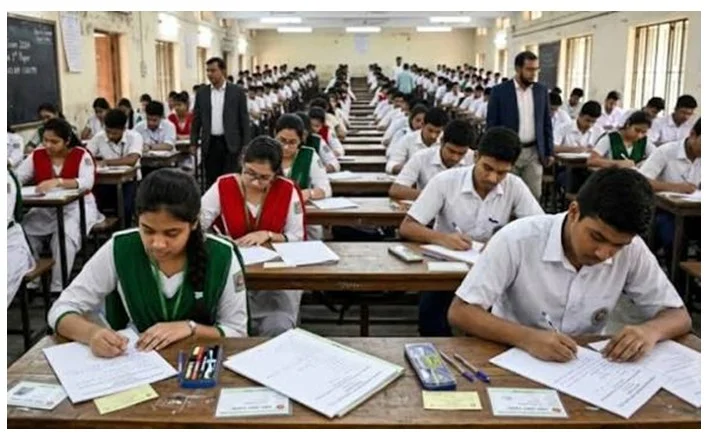 বন্যায় চট্টগ্রাম বোর্ডের এইচএসসি পরীক্ষা অনির্দিষ্টকালের জন্য স্থগিত