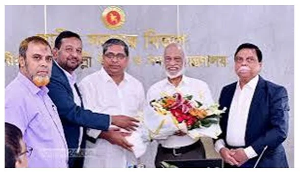 দুর্নীতিতে জড়িতদের বিরুদ্ধে ব্যবস্থা নেওয়ার হুঁশিয়ারি মঈন খানের