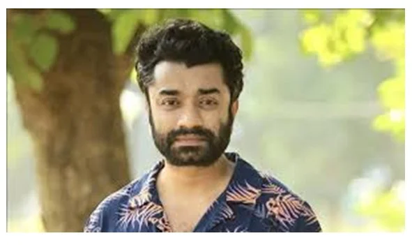 সংবাদটি নিরপেক্ষ ও সংবাদপত্রের ভাষায় মাঝারি আকারে সাজিয়ে দিলাম